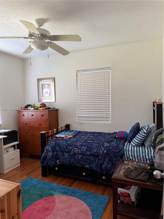 En Venta: $829,000 (4 camas, 3 baños, 1571 Pies cuadrados)