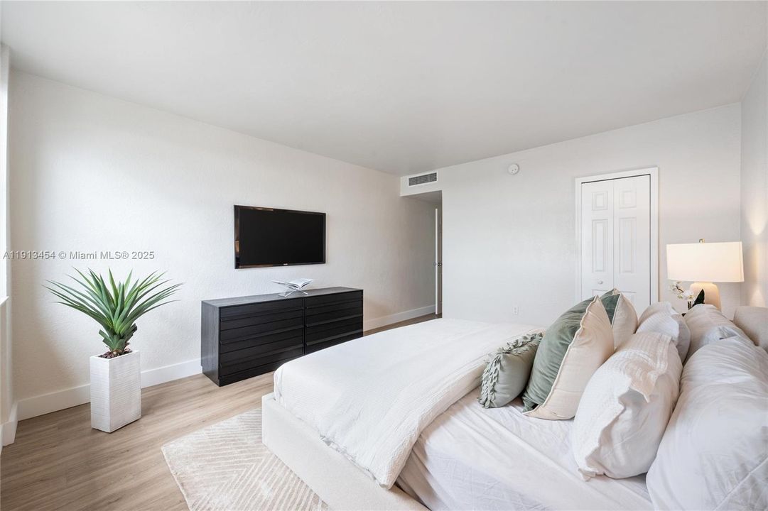 На продажу: $375,000 (1 спален, 1 ванн, 950 Квадратных фут)