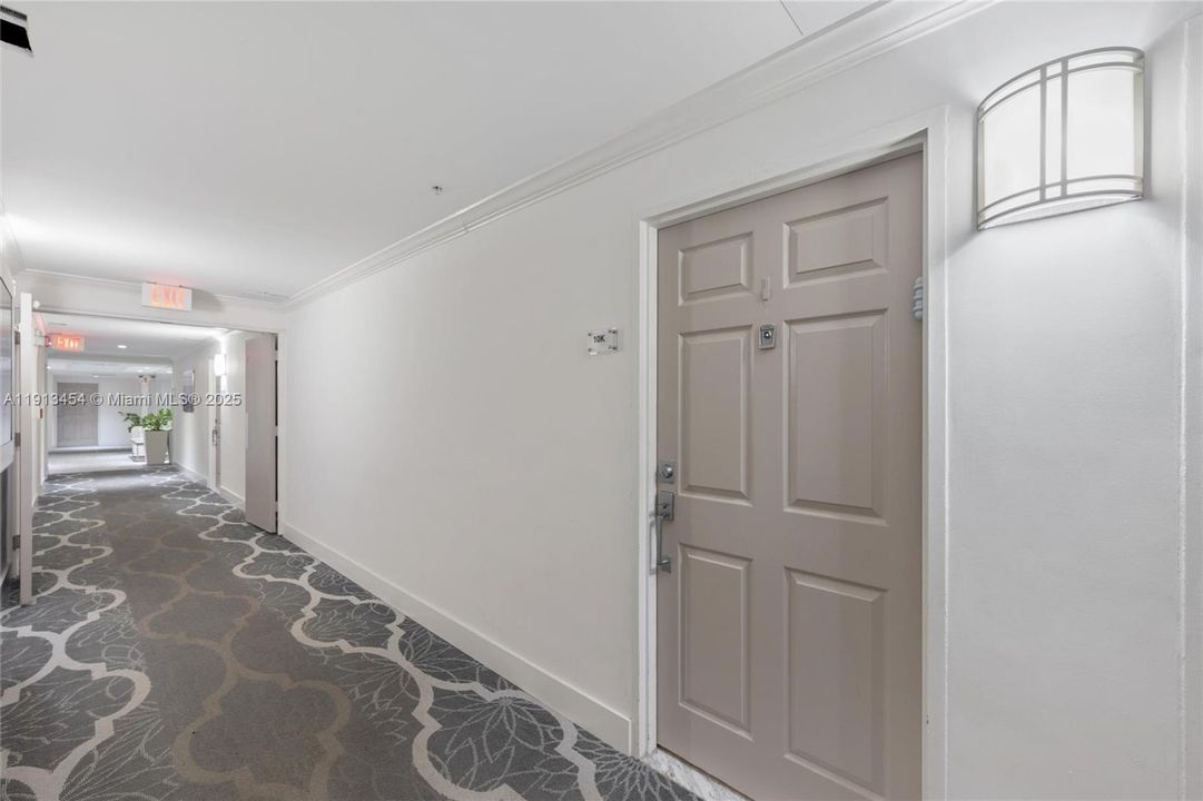 На продажу: $375,000 (1 спален, 1 ванн, 950 Квадратных фут)