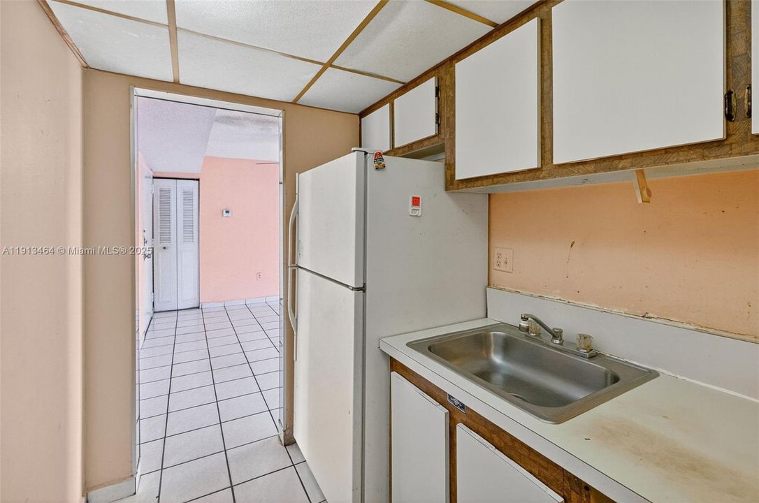 For Sale: $240,000 (2 beds, 2 baths, 782 Square Feet)