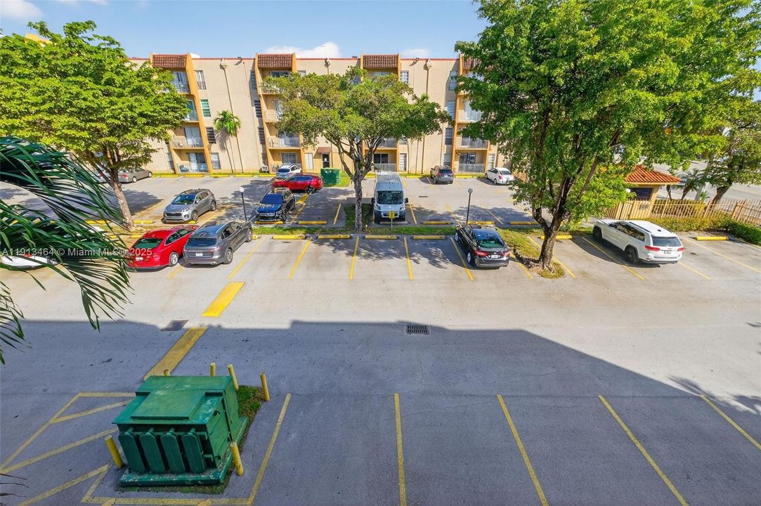 For Sale: $240,000 (2 beds, 2 baths, 782 Square Feet)