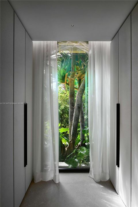 For Sale: $42,000,000 (6 beds, 7 baths, 7869 Square Feet)