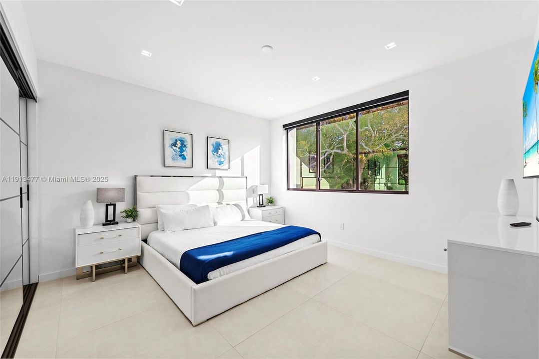 На продажу: $1,900,000 (5 спален, 5 ванн, 3300 Квадратных фут)