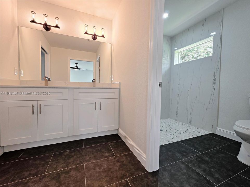 For Sale: $549,000 (3 beds, 2 baths, 1817 Square Feet)