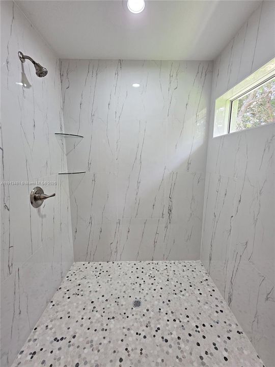 For Sale: $549,000 (3 beds, 2 baths, 1817 Square Feet)