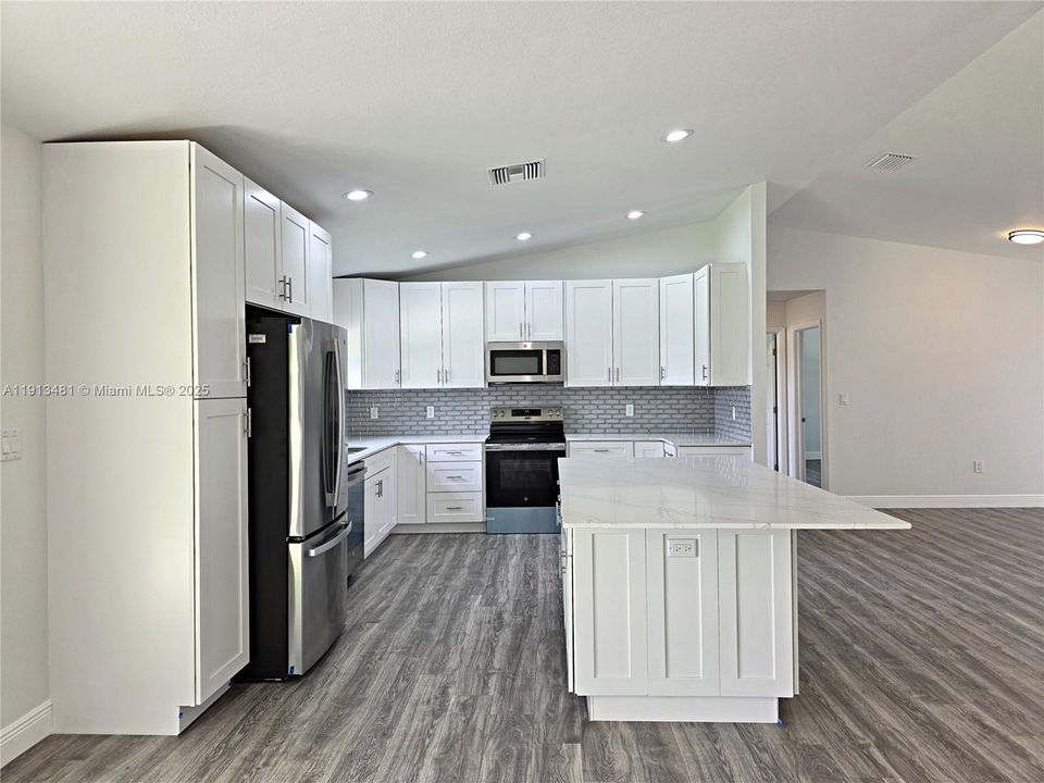 For Sale: $549,000 (3 beds, 2 baths, 1817 Square Feet)