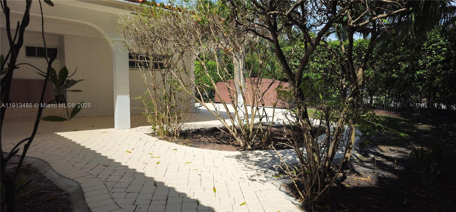 For Rent: $14,500 (4 beds, 3 baths, 3135 Square Feet)