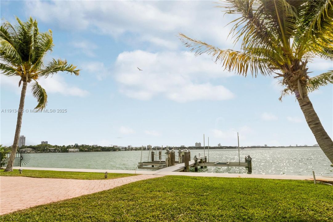 For Rent: $14,500 (4 beds, 3 baths, 3135 Square Feet)