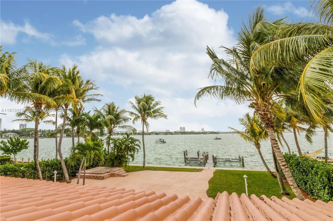 For Rent: $14,500 (4 beds, 3 baths, 3135 Square Feet)