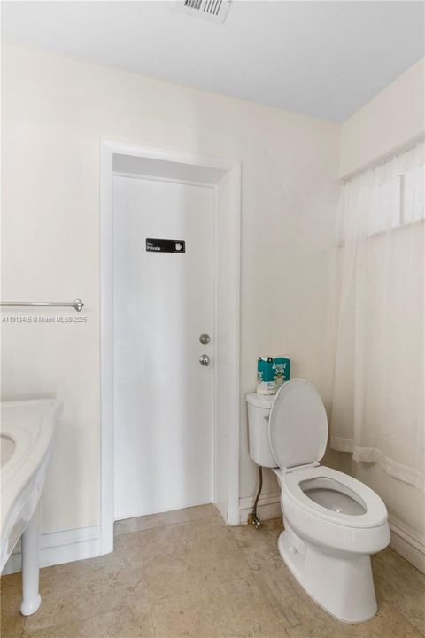 For Rent: $14,500 (4 beds, 3 baths, 3135 Square Feet)