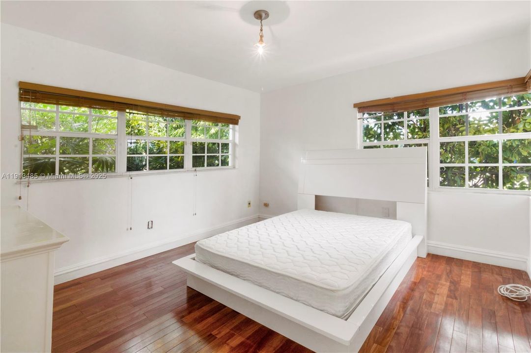 For Rent: $14,500 (4 beds, 3 baths, 3135 Square Feet)