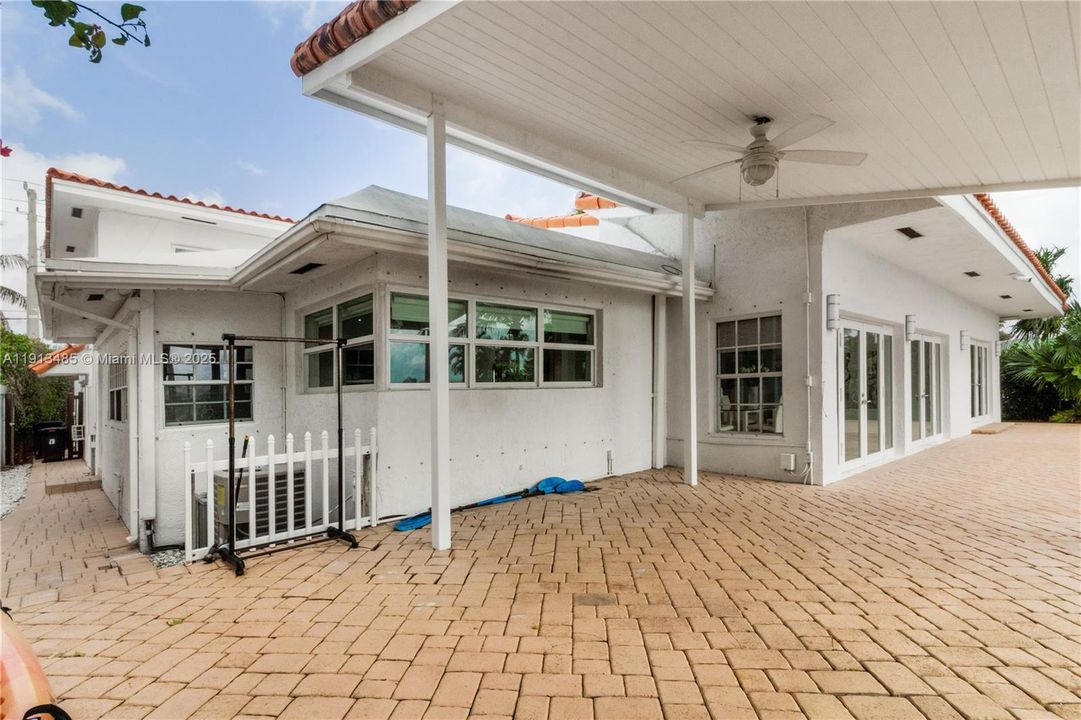 For Rent: $14,500 (4 beds, 3 baths, 3135 Square Feet)