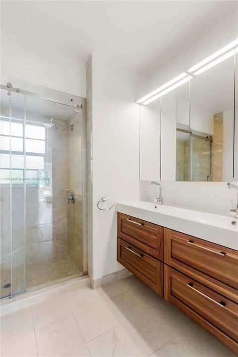 For Rent: $14,500 (4 beds, 3 baths, 3135 Square Feet)