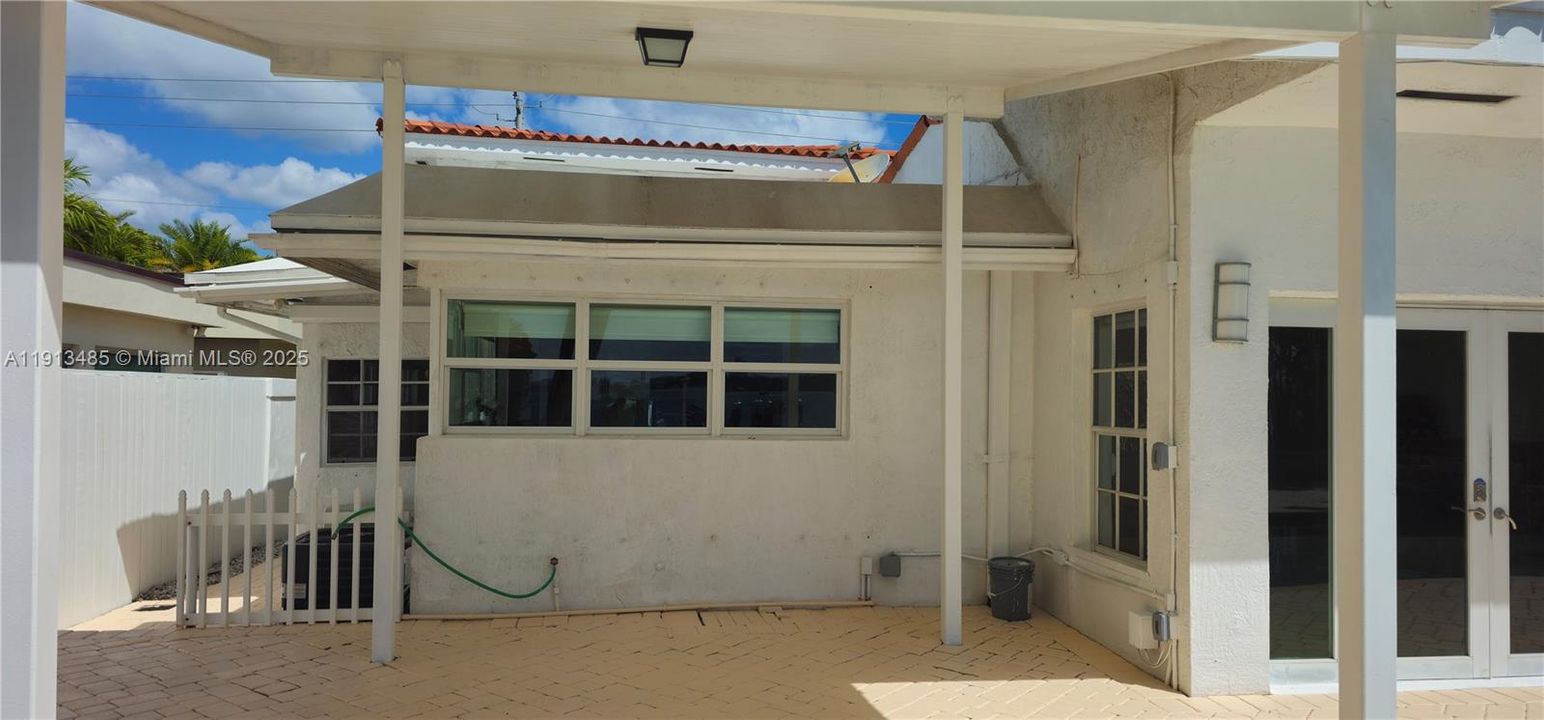 For Rent: $14,500 (4 beds, 3 baths, 3135 Square Feet)