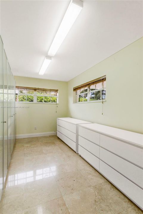 For Rent: $14,500 (4 beds, 3 baths, 3135 Square Feet)