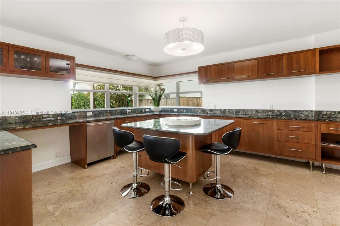 For Rent: $14,500 (4 beds, 3 baths, 3135 Square Feet)