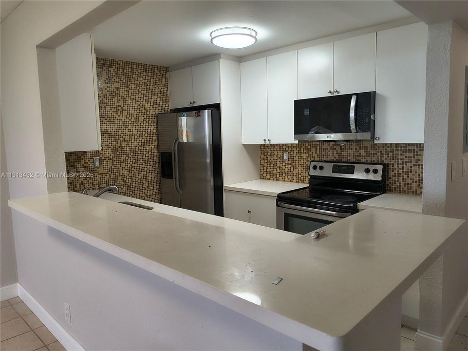 Recientemente alquilado: $2,600 (3 camas, 2 baños, 1205 Pies cuadrados)