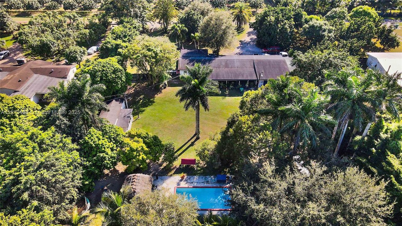 For Sale: $949,000 (5 beds, 4 baths, 2088 Square Feet)