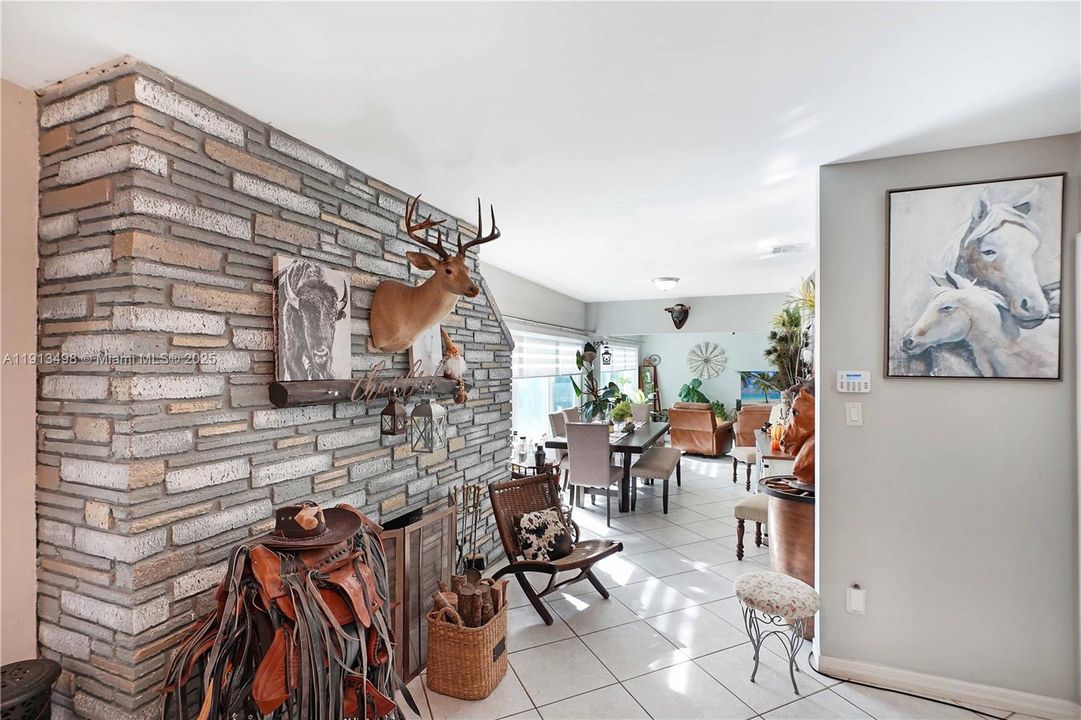 For Sale: $949,000 (5 beds, 4 baths, 2088 Square Feet)