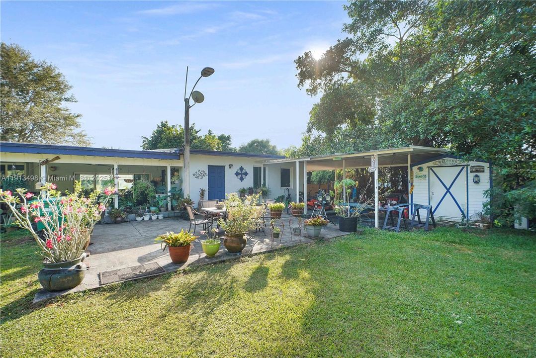 For Sale: $949,000 (5 beds, 4 baths, 2088 Square Feet)