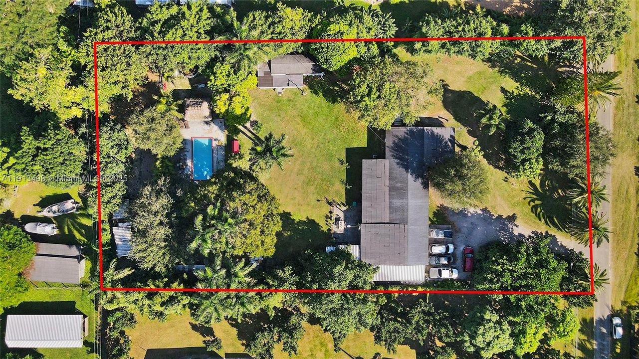 For Sale: $949,000 (5 beds, 4 baths, 2088 Square Feet)