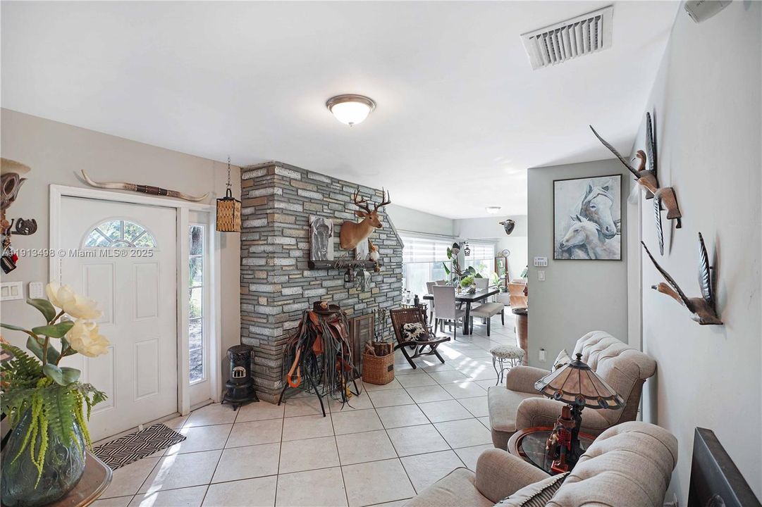 For Sale: $949,000 (5 beds, 4 baths, 2088 Square Feet)