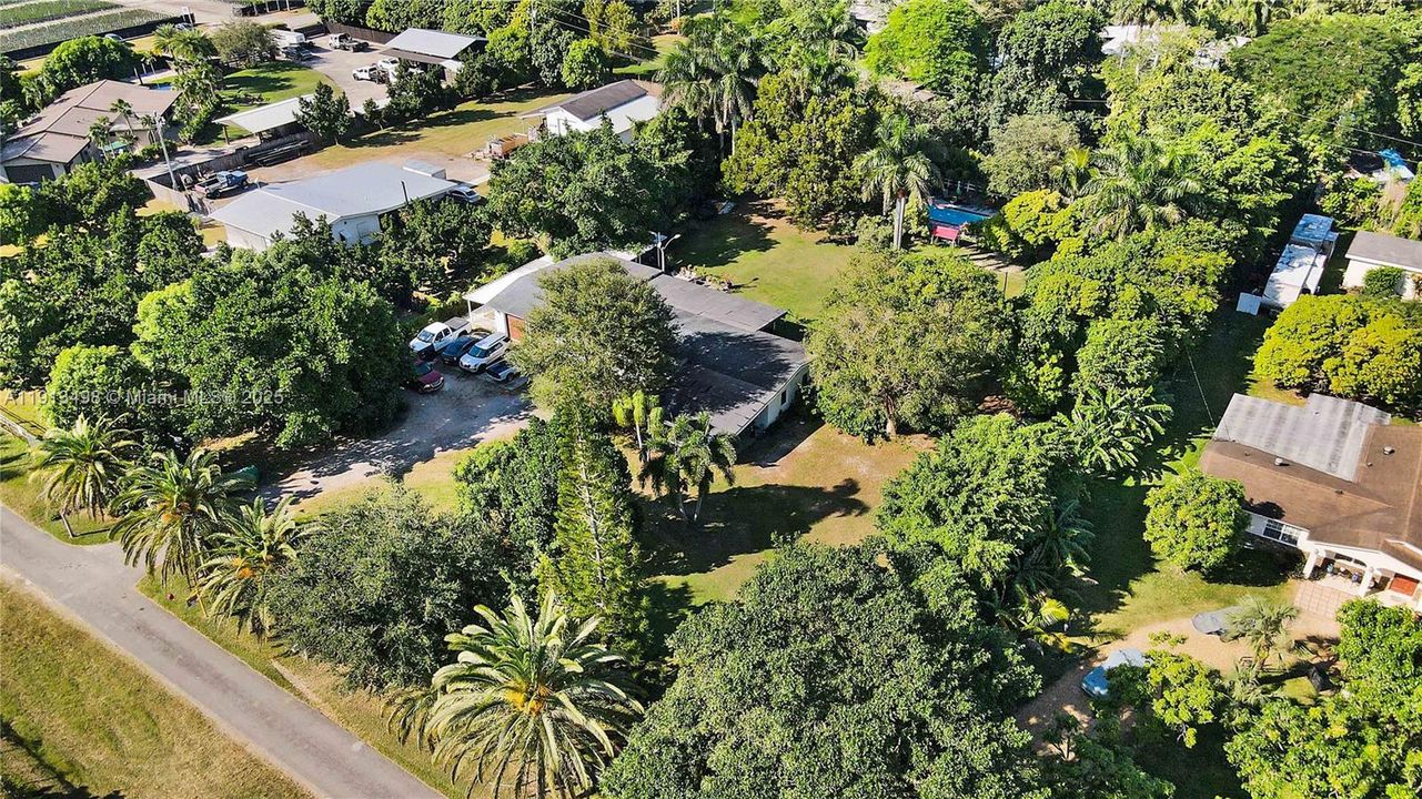 For Sale: $949,000 (5 beds, 4 baths, 2088 Square Feet)