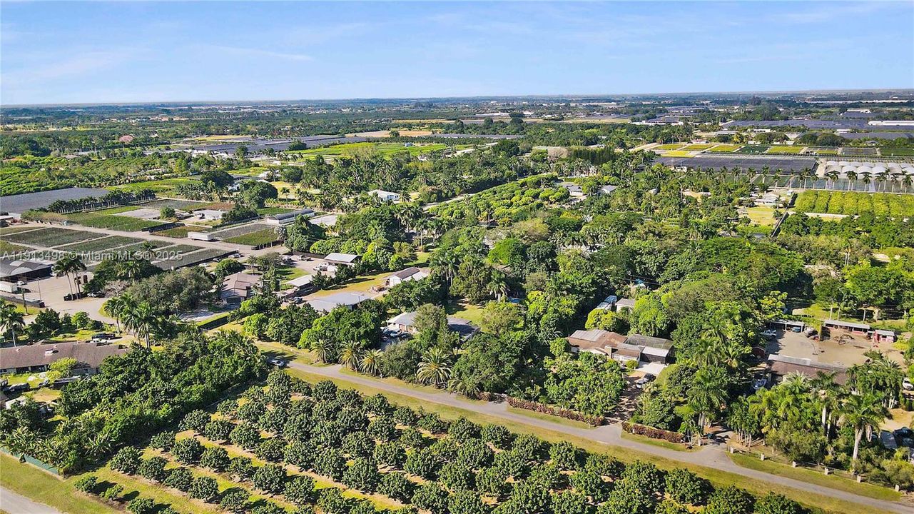 For Sale: $949,000 (5 beds, 4 baths, 2088 Square Feet)