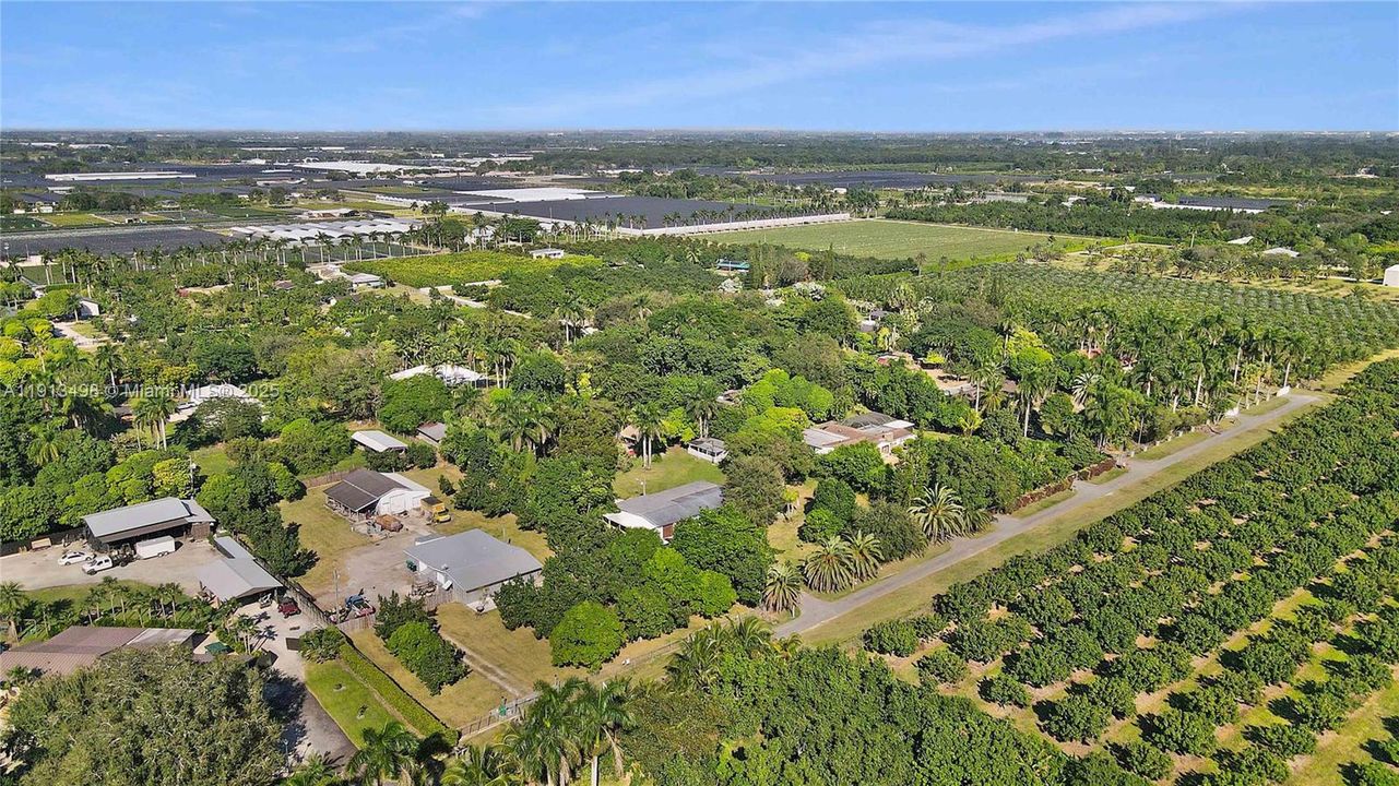 For Sale: $949,000 (5 beds, 4 baths, 2088 Square Feet)