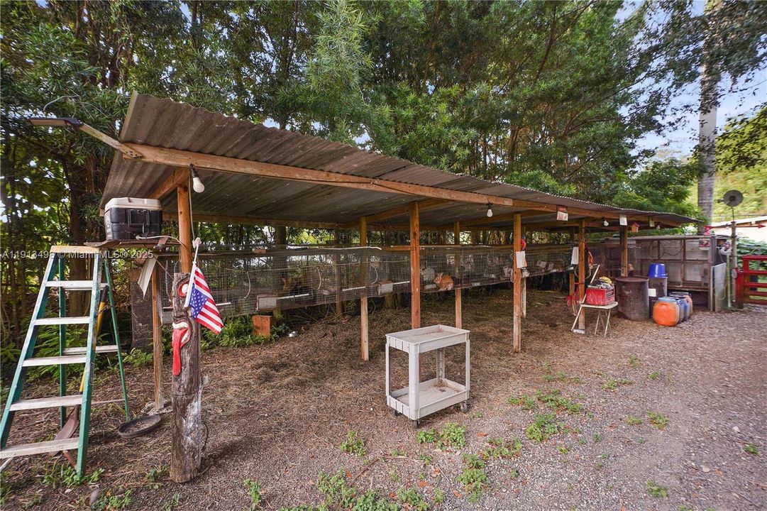 For Sale: $949,000 (5 beds, 4 baths, 2088 Square Feet)