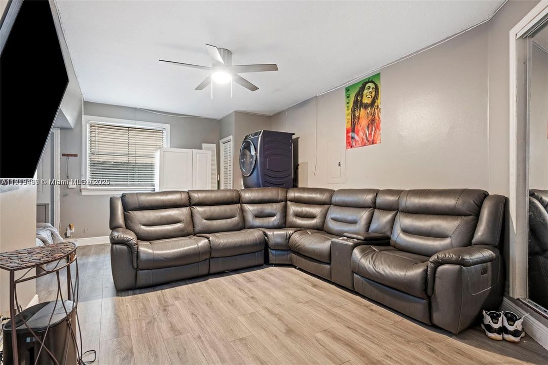 Active With Contract: $599,000 (4 beds, 2 baths, 1941 Square Feet)