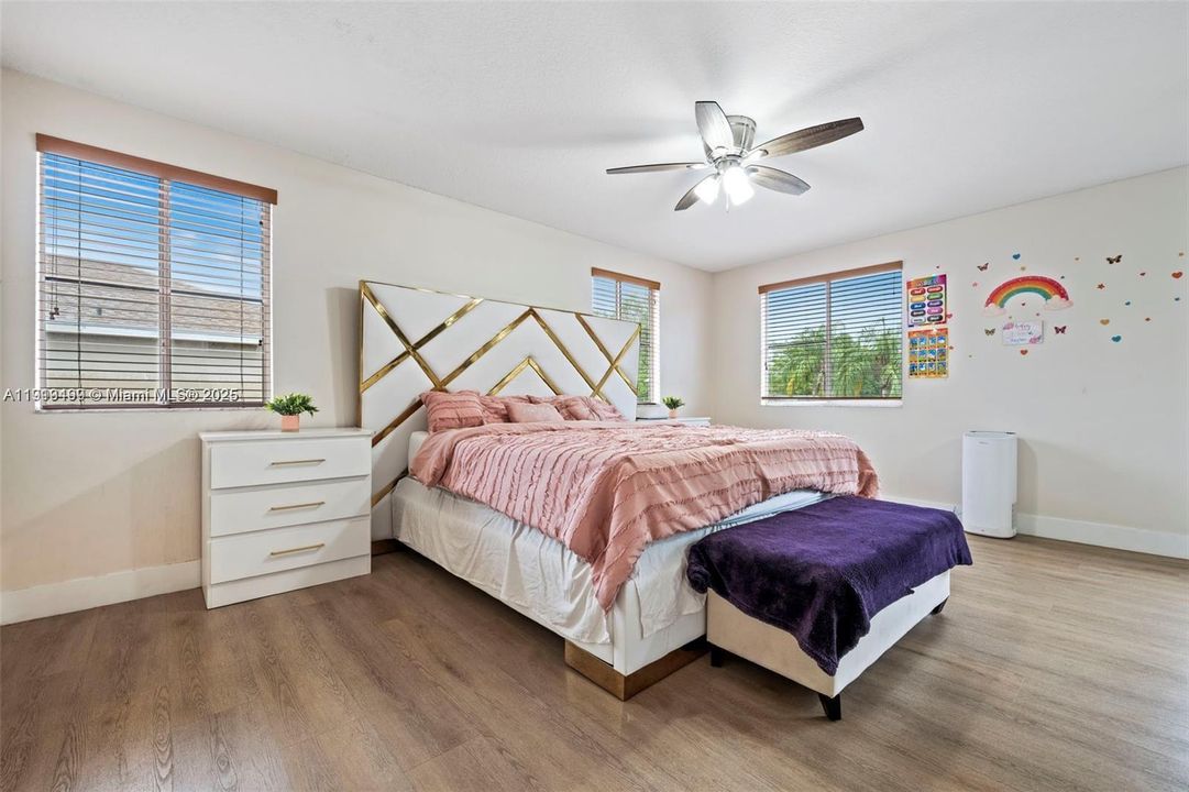 Active With Contract: $599,000 (4 beds, 2 baths, 1941 Square Feet)