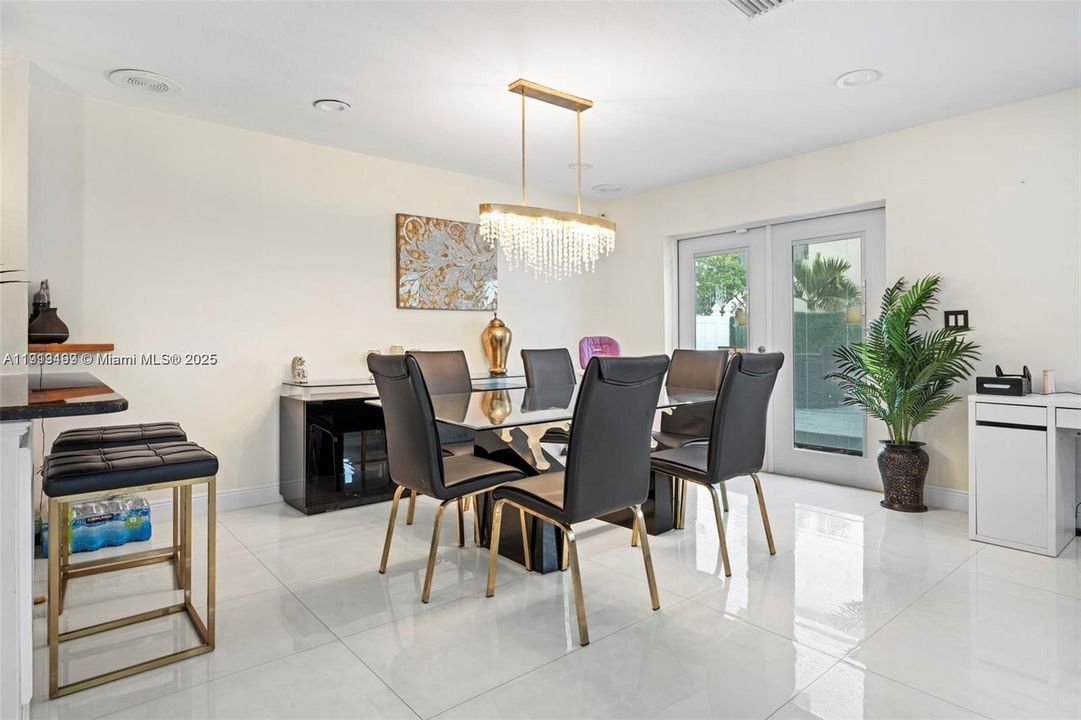 Active With Contract: $599,000 (4 beds, 2 baths, 1941 Square Feet)