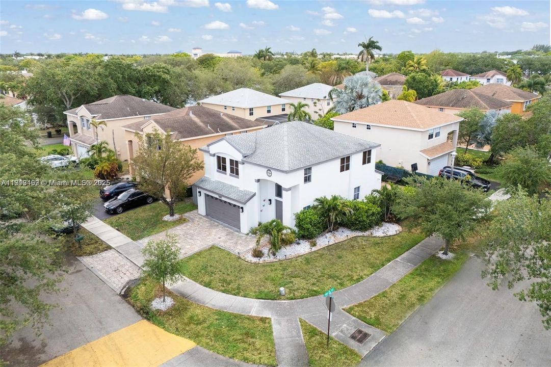 Active With Contract: $599,000 (4 beds, 2 baths, 1941 Square Feet)