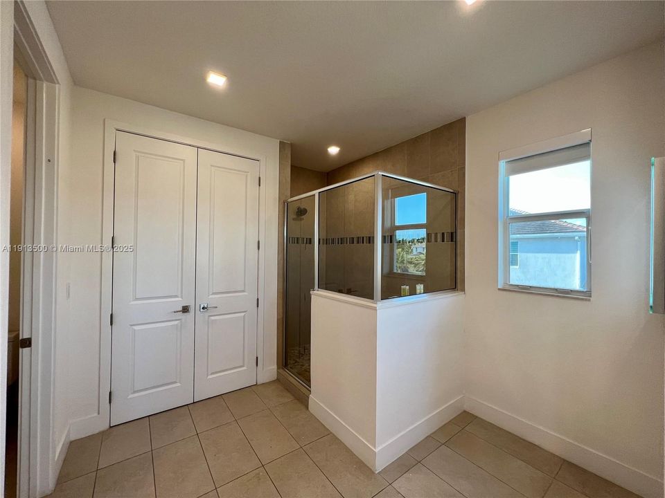 For Sale: $2,590,000 (8 beds, 4 baths, 4426 Square Feet)