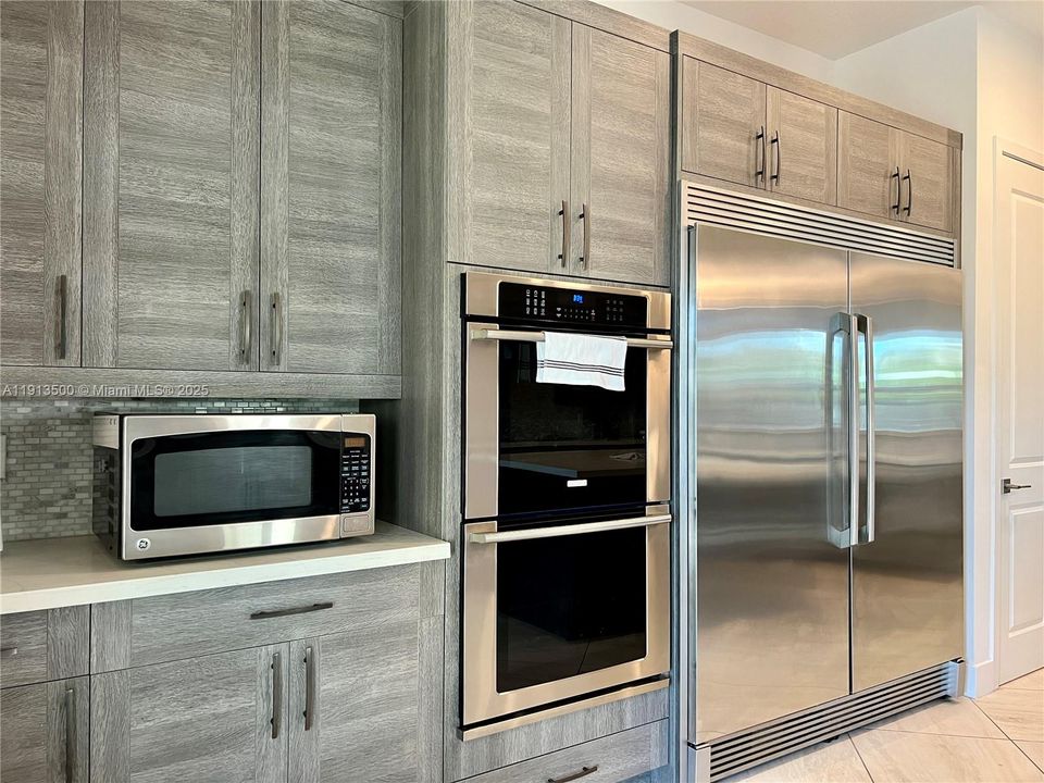 For Sale: $2,590,000 (8 beds, 4 baths, 4426 Square Feet)