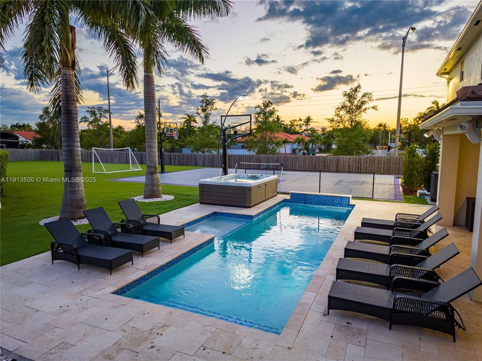 For Sale: $2,590,000 (8 beds, 4 baths, 4426 Square Feet)