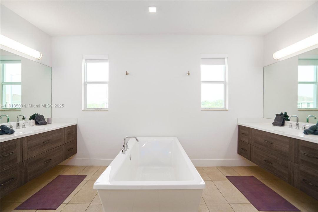 For Sale: $2,590,000 (8 beds, 4 baths, 4426 Square Feet)