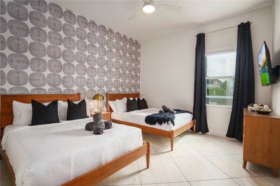 For Sale: $2,590,000 (8 beds, 4 baths, 4426 Square Feet)