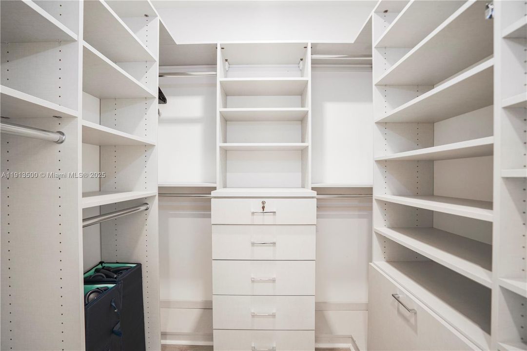 For Sale: $2,590,000 (8 beds, 4 baths, 4426 Square Feet)