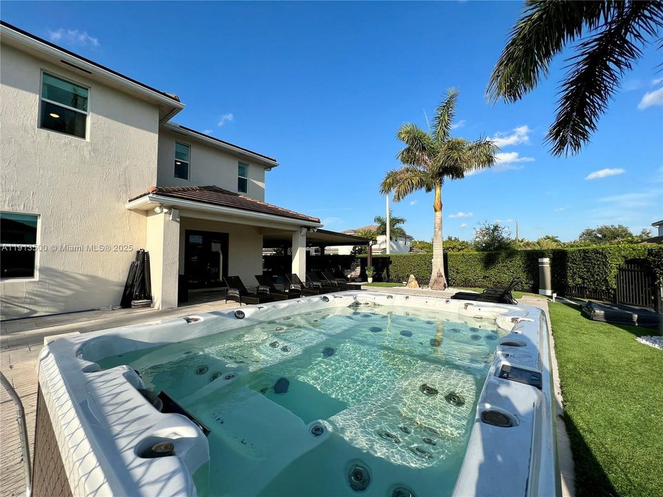 For Sale: $2,590,000 (8 beds, 4 baths, 4426 Square Feet)