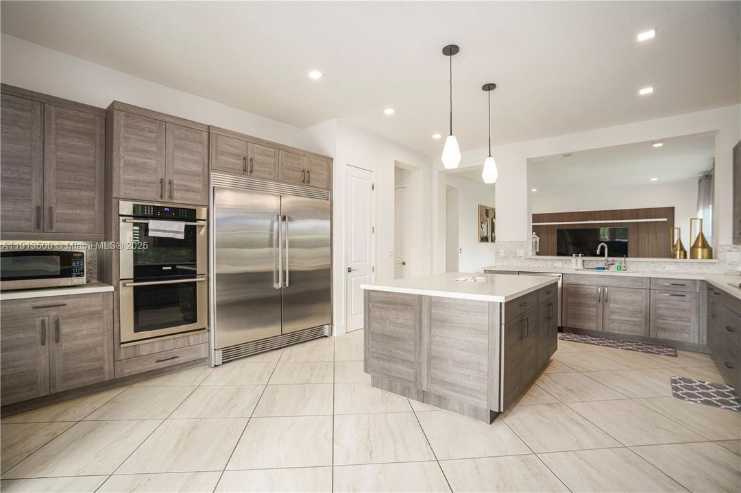 For Sale: $2,590,000 (8 beds, 4 baths, 4426 Square Feet)