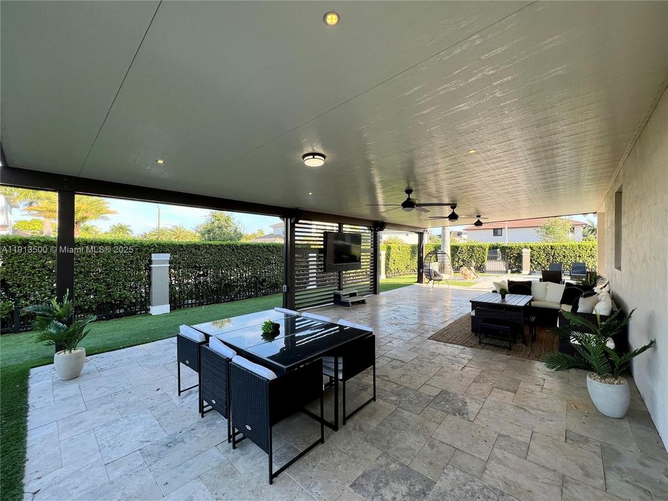 For Sale: $2,590,000 (8 beds, 4 baths, 4426 Square Feet)