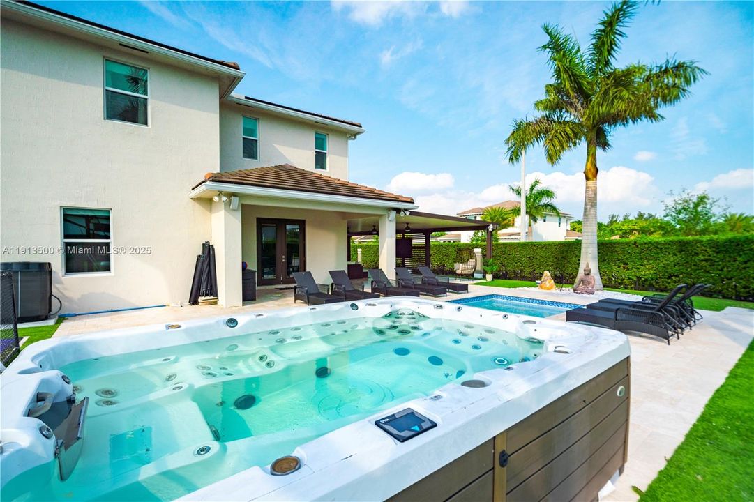 For Sale: $2,590,000 (8 beds, 4 baths, 4426 Square Feet)