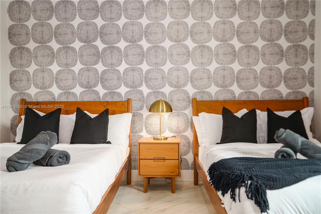 For Sale: $2,590,000 (8 beds, 4 baths, 4426 Square Feet)