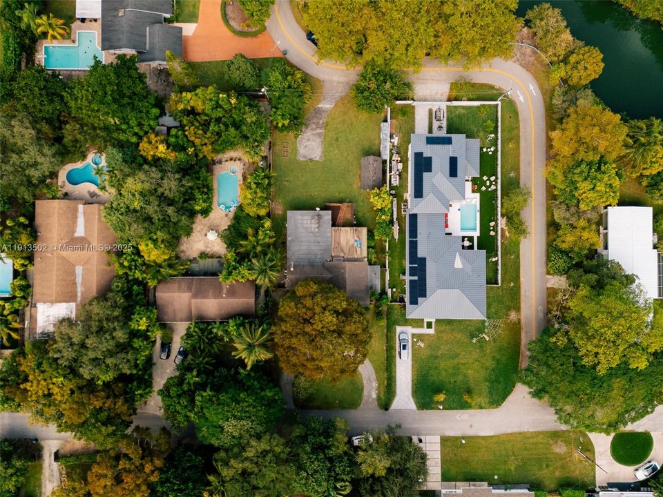 For Sale: $1,399,990 (3 beds, 2 baths, 2284 Square Feet)