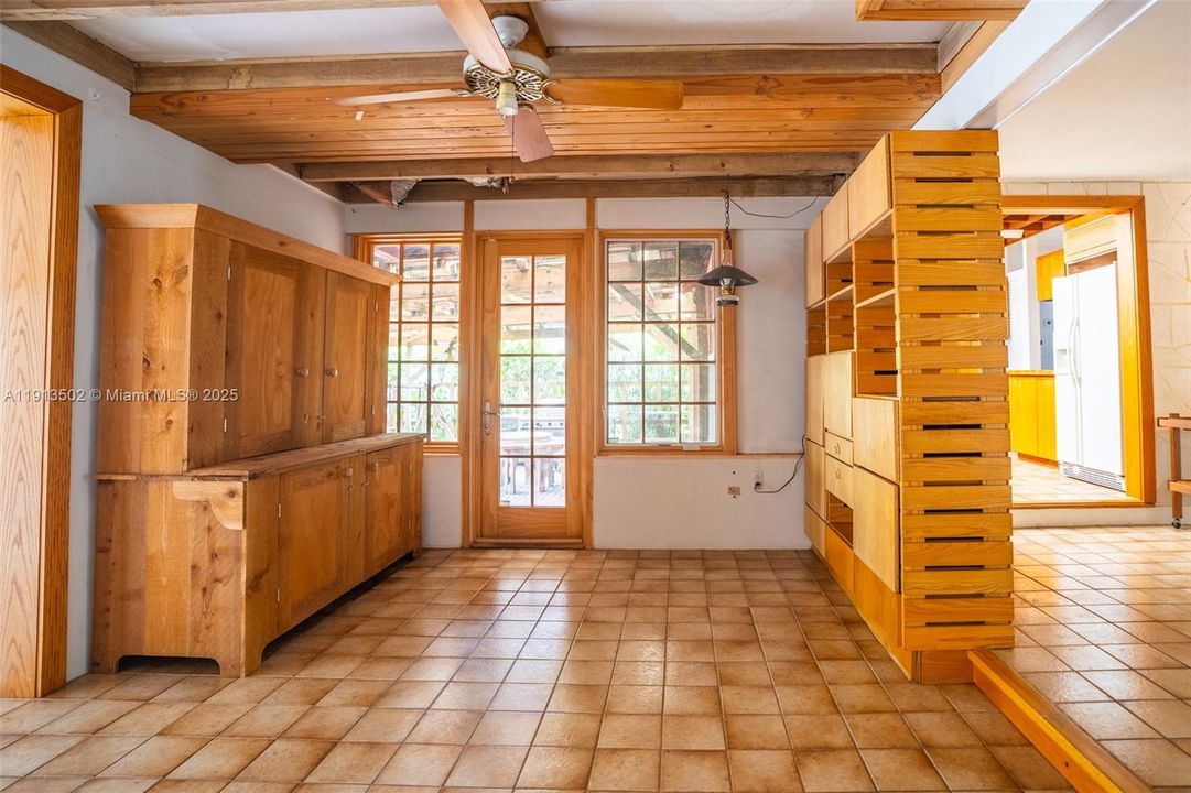 For Sale: $1,399,990 (3 beds, 2 baths, 2284 Square Feet)