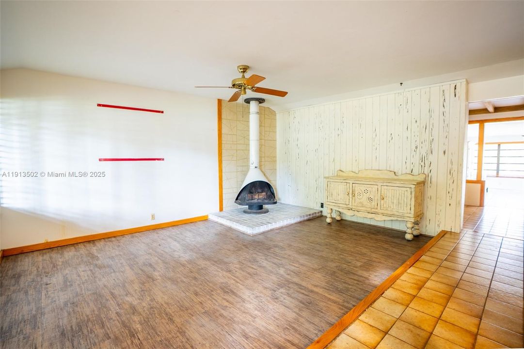 For Sale: $1,399,990 (3 beds, 2 baths, 2284 Square Feet)