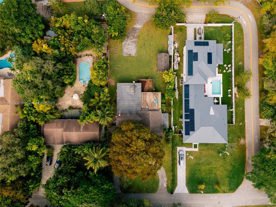 For Sale: $1,399,990 (3 beds, 2 baths, 2284 Square Feet)