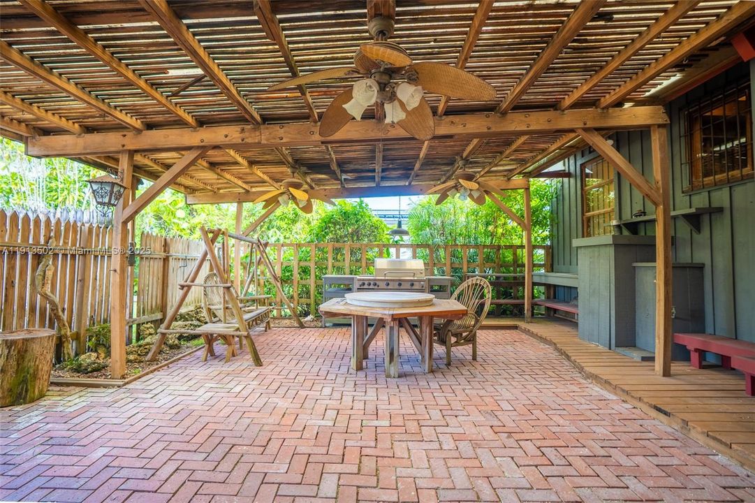 For Sale: $1,399,990 (3 beds, 2 baths, 2284 Square Feet)